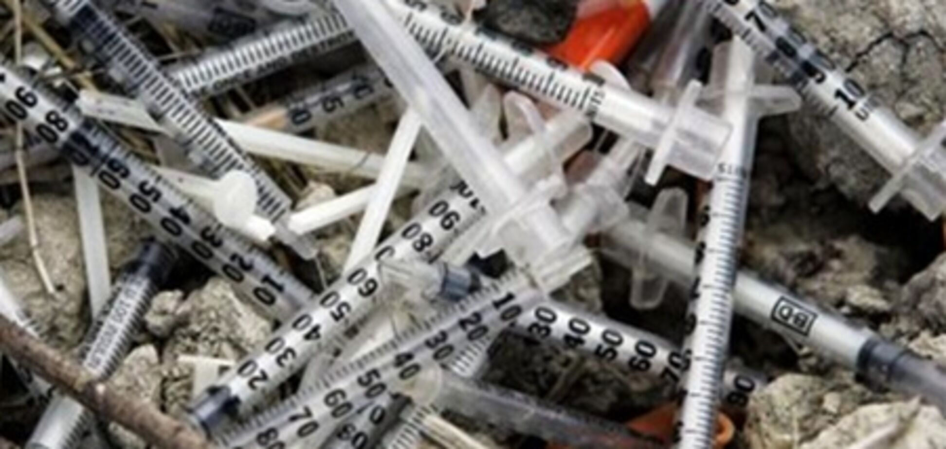 В детсаду малыши играли в 'больницу' найденными на улице шприцами