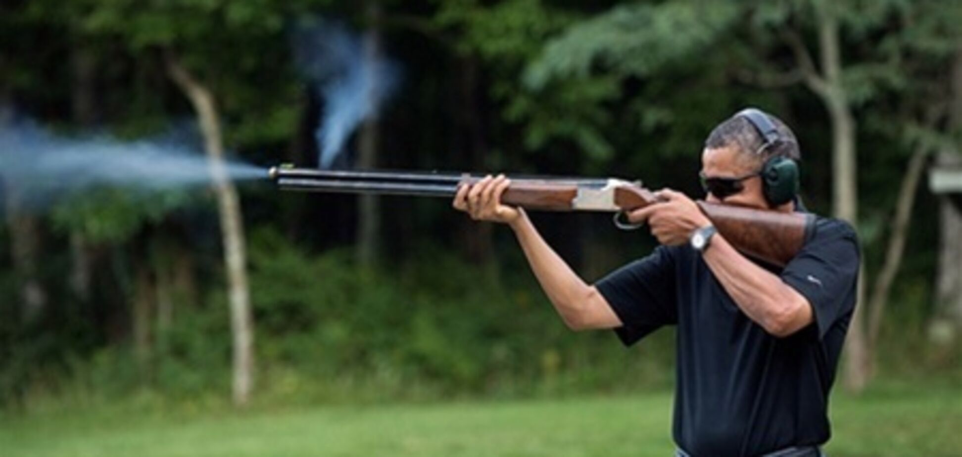 Белый дом обнародовал фото стреляющего Обамы