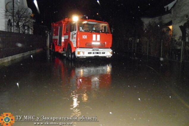 Около 150 домов подтоплены в Закарпатье. Видео