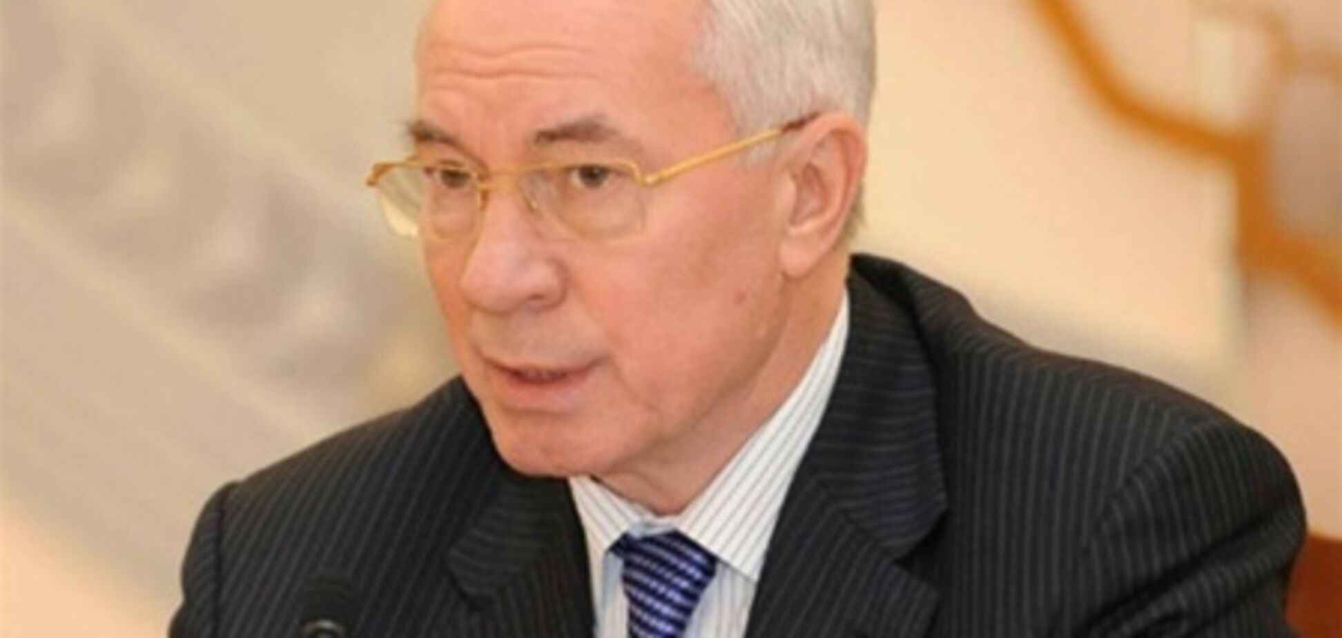 Азаров рассказал о проблемах с LNG-терминалом