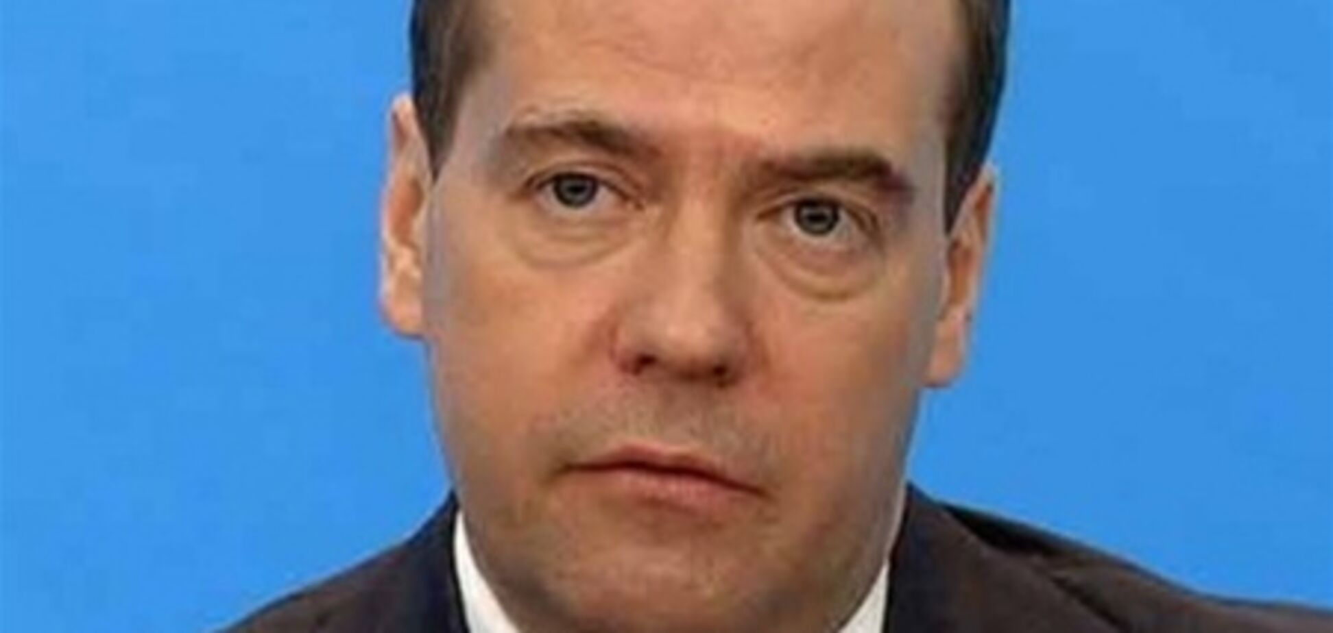 Из-за снега Медведев не попал в Москву