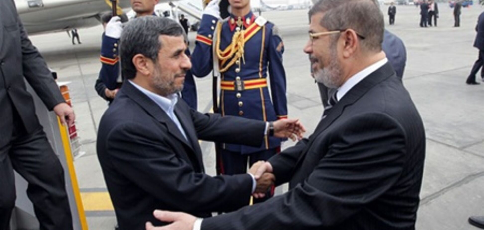 Президент Ірану вперше за 30 років прибув до Єгипту. Фото