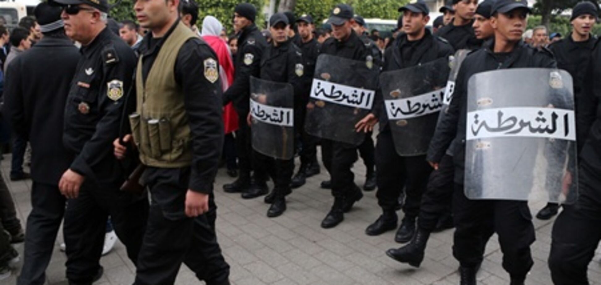 Убийство оппозиционера привело к массовым беспорядкам в Тунисе