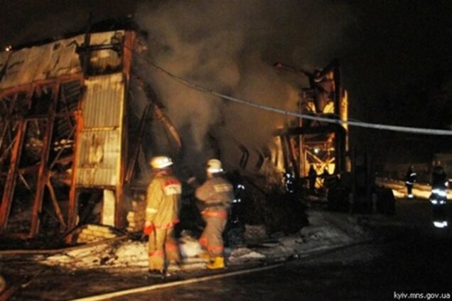 Ночью сгорел склад киевского завода