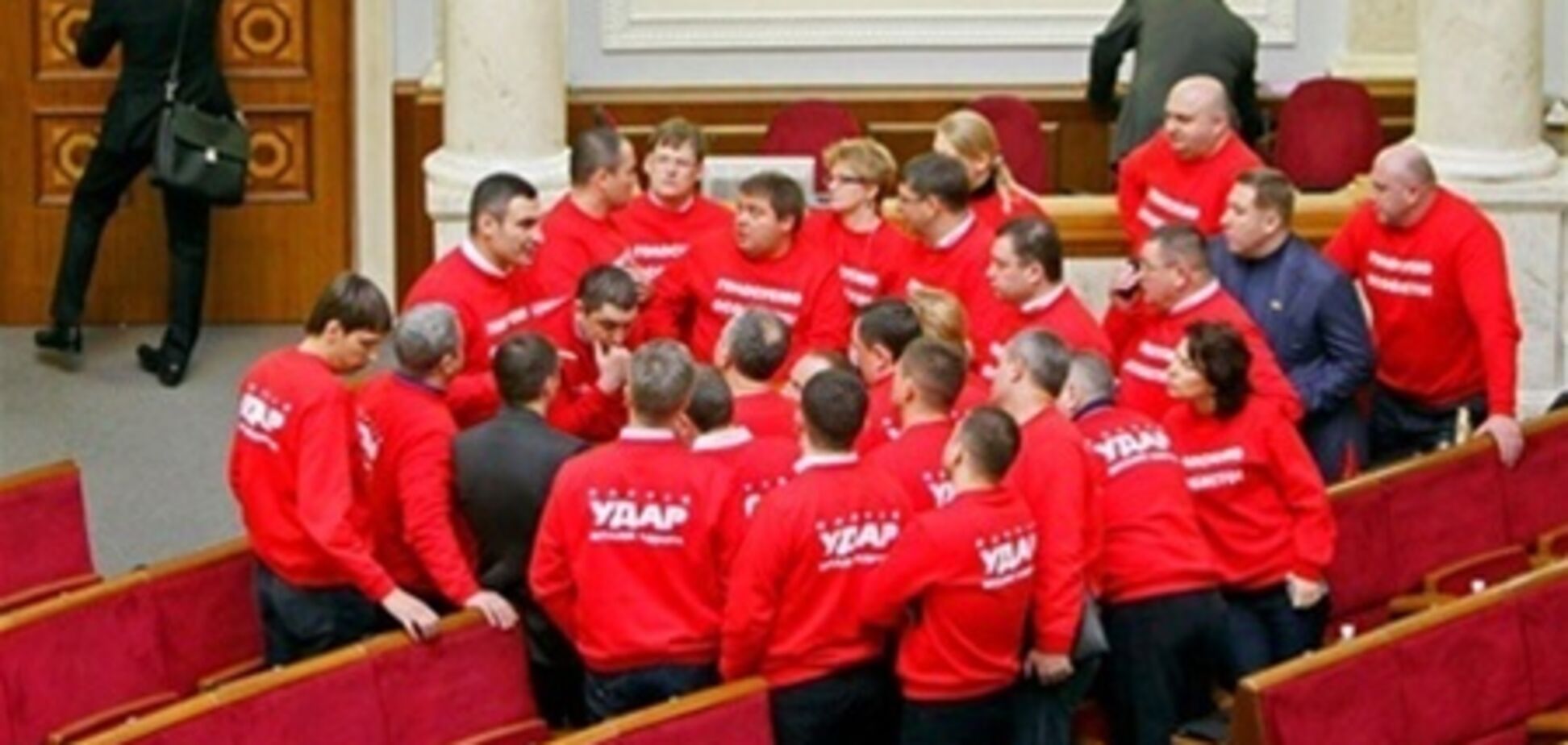 Оппозиция третий день блокирует Раду