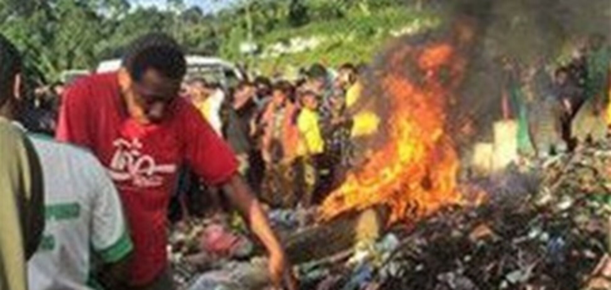 В Новой Гвинее заживо сожгли обвиненную в колдовстве женщину