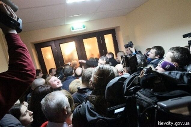 Заседание Киевсовета агрессивно сорвали - КГГА