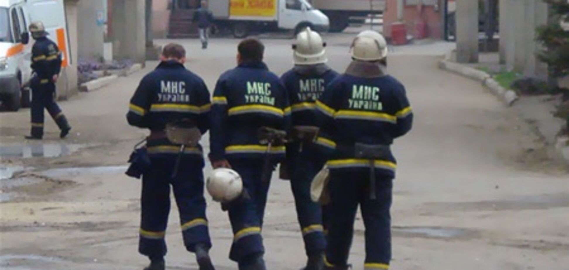 В Днепропетровске из горящей многоэтажки вывели 15 человек