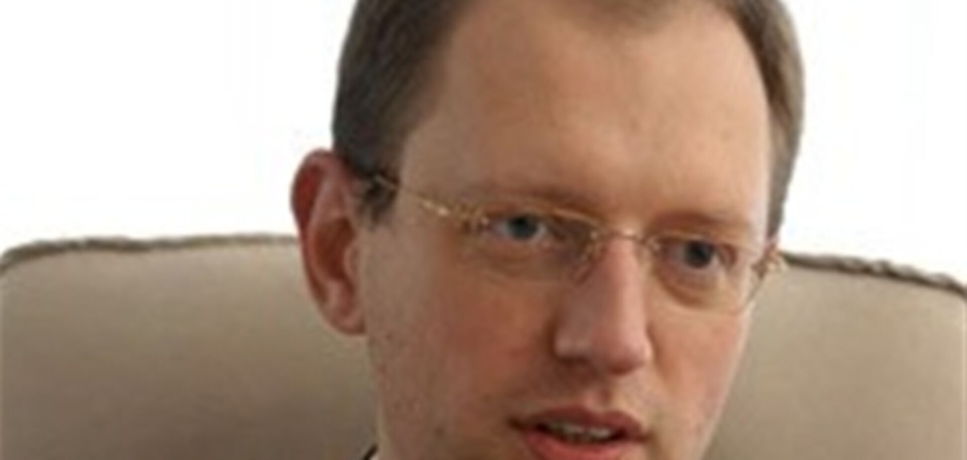 Яценюк объяснил, почему Балогу и Домбровского лишили мандатов