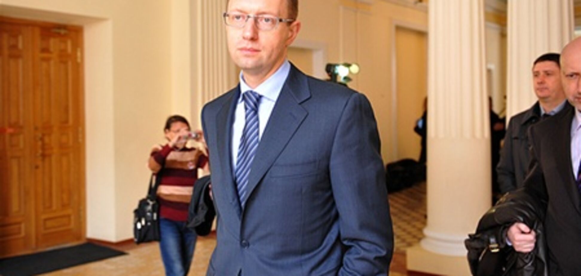 Яценюк: опозиція зібрала 165 підписів за відставку Рибака