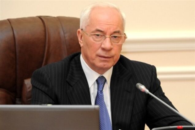Азаров пообещал вернуть финансирование национальным ТРК 
