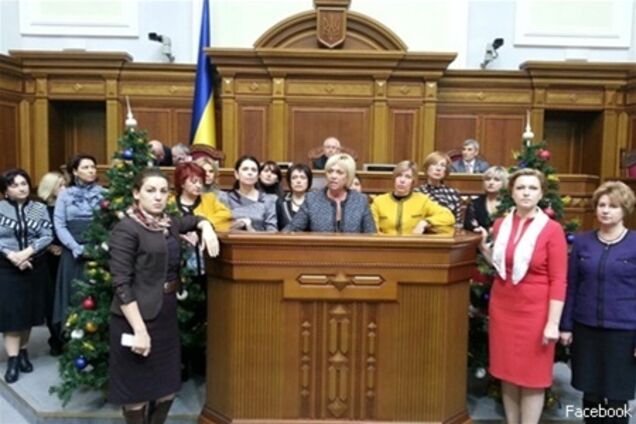 Кожен десятий депутат Верховної Ради носить спідницю