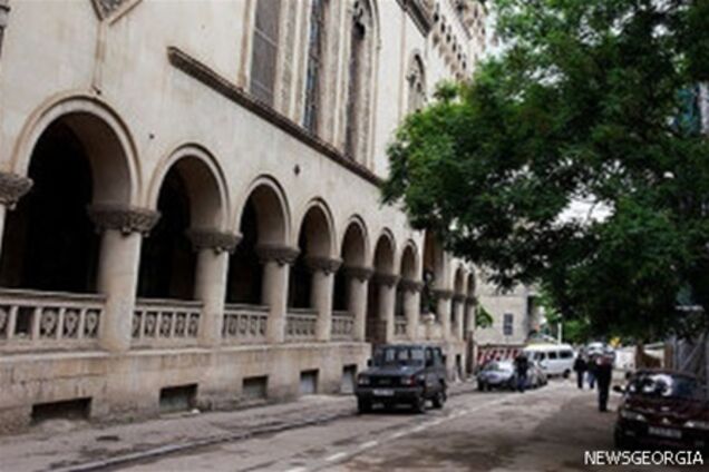 Саакашвили не пустили в парламент