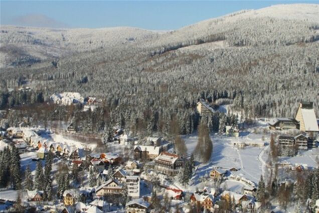 Снежная крепость стала развлекательным центром горнолыжного курорта в Чехии