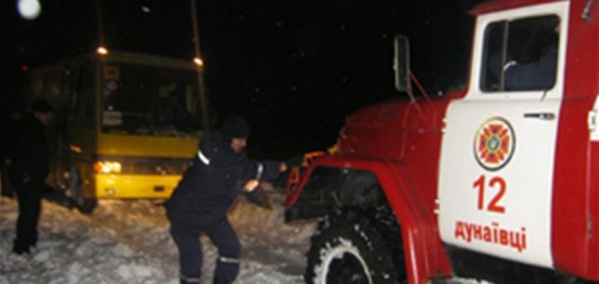На Хмельниччині за добу зі снігового полону звільнили майже 400 осіб