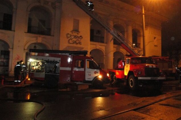 В Киеве горит Гостиный двор. Фото. Видео
