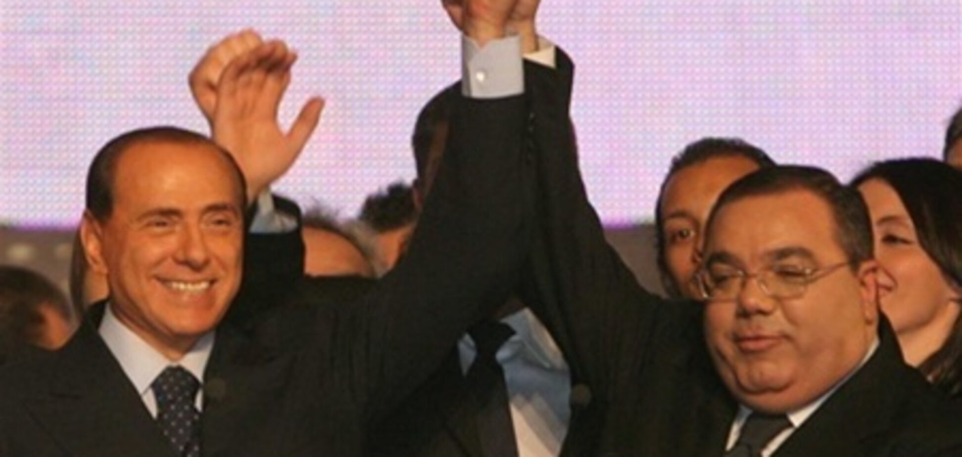 Следствие раскрыло схему, как Берлускони подкупал сенаторов