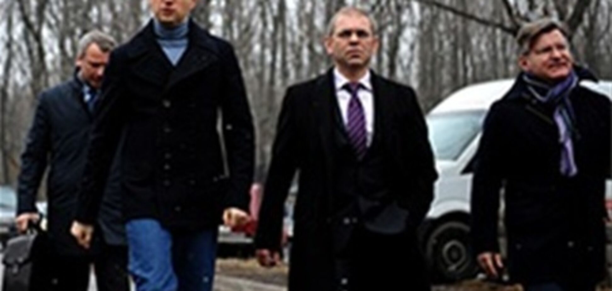 Яценюк не смог попасть к Тимошенко