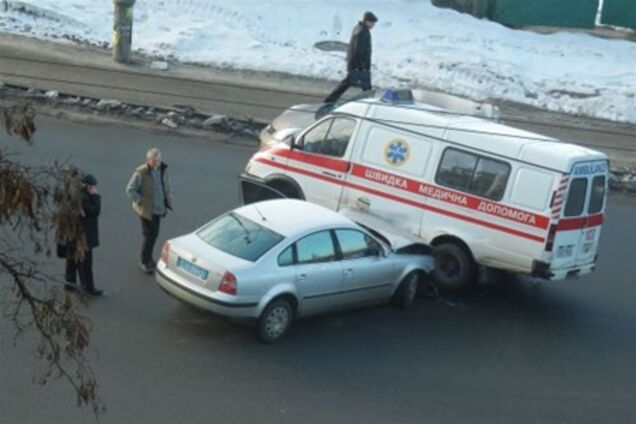 В Киеве милиция на высокой скорости протаранила 'скорую'
