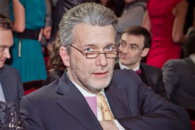 Вы не подскажете, где тут революция совершается?