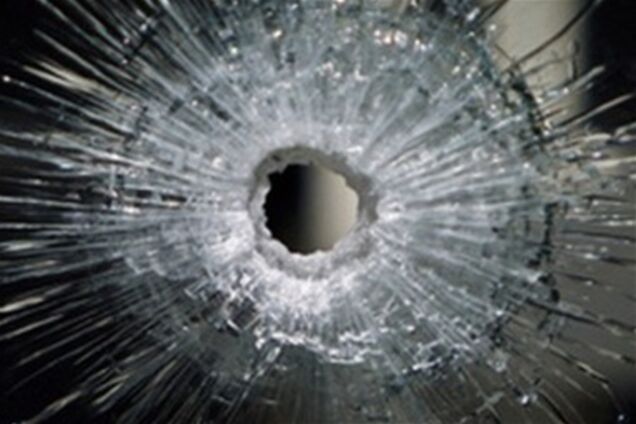 В кафе на Троещине подстрелили двух парней