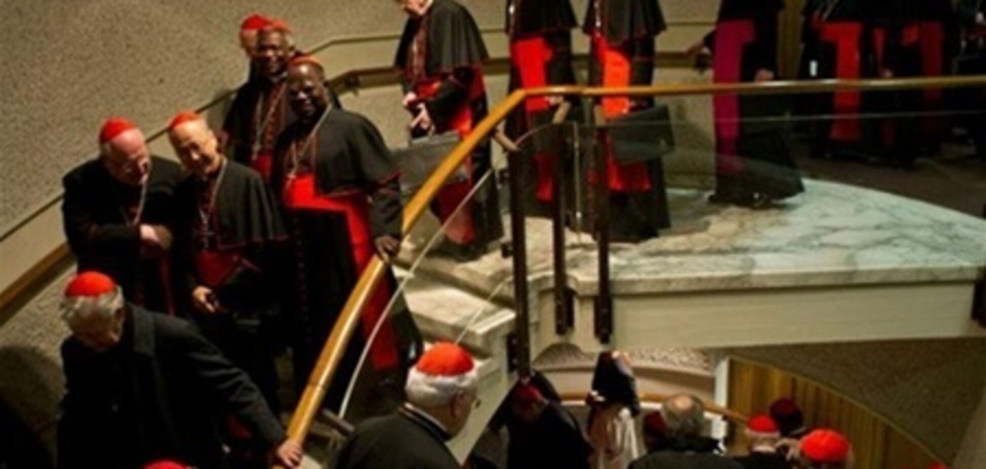 В Ватикане ждут 'первый дым' из трубы Сикстинской капеллы