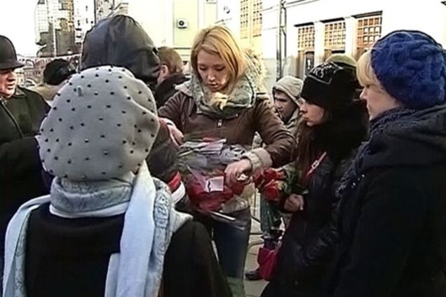 Поклонники Панина устроили драку у гроба актера. Видео