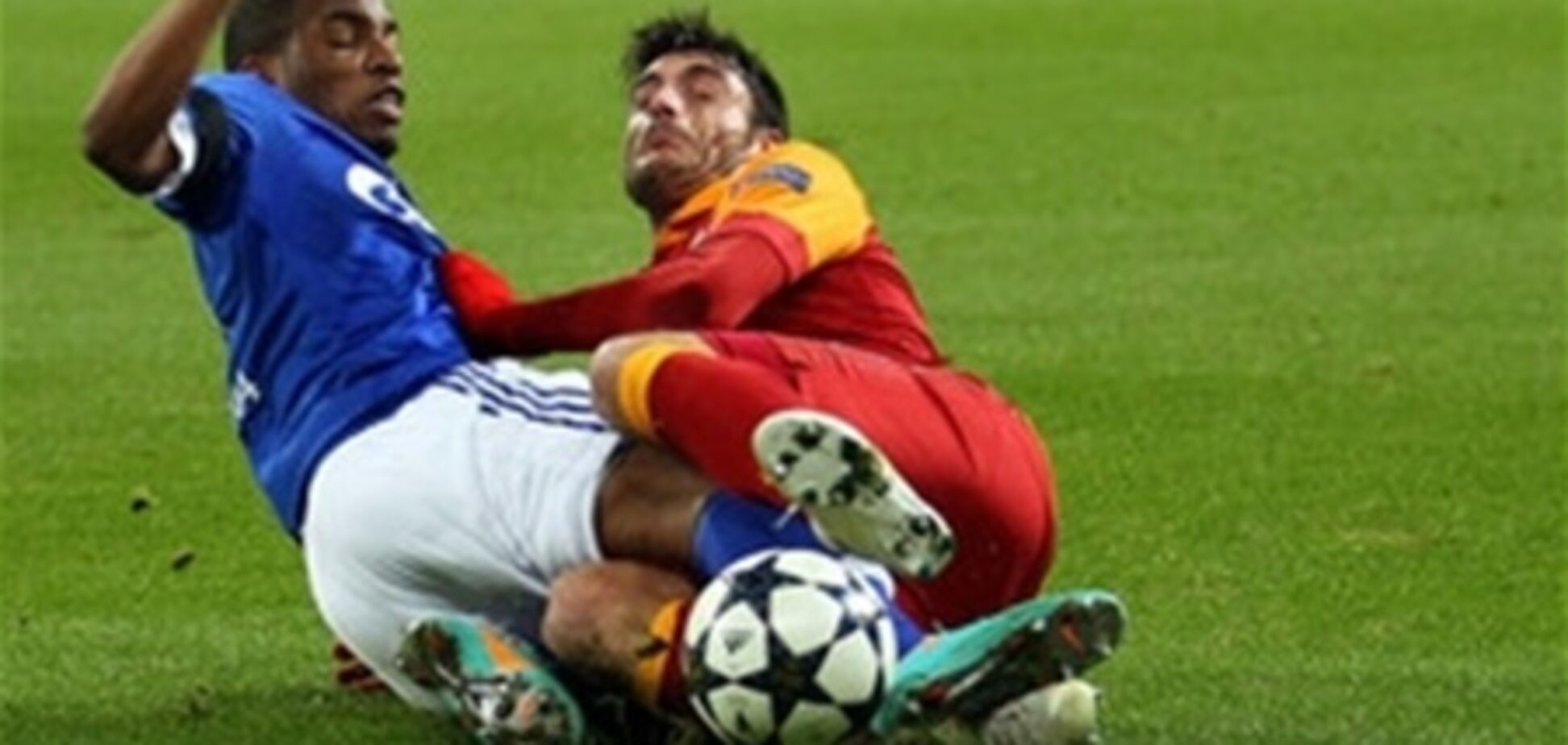 'Галатасарай' выстоял в Германии и вышел в четвертьфинал ЛЧ