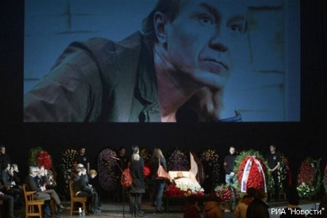 Панина похоронили рядом с Галкиным и Квашей. Видео