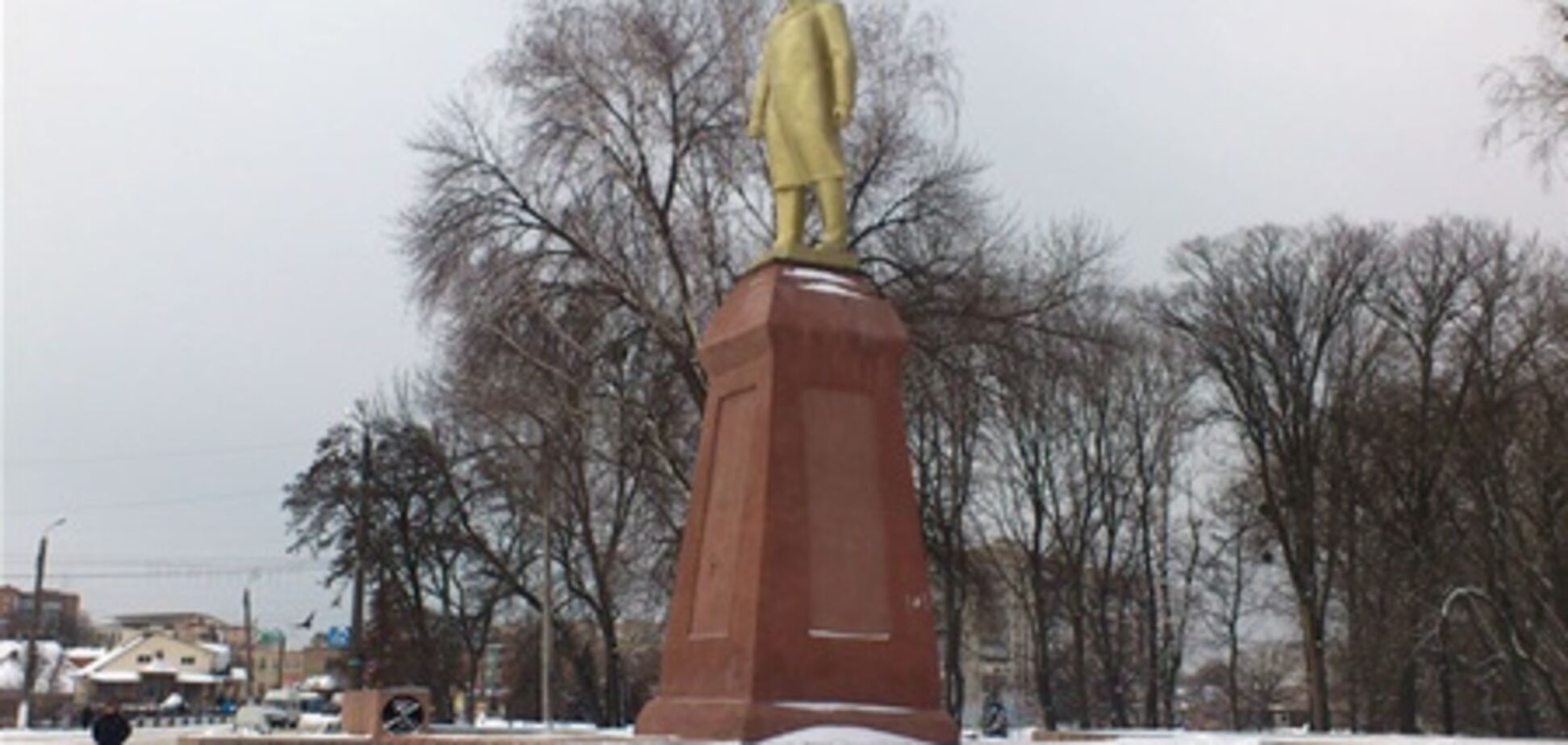 'Свобода' обещает не разрушать новый памятник Ленину в Ахтырке