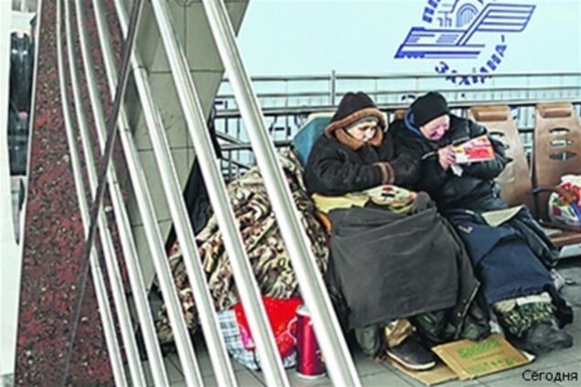 Киевским бомжам готовы платить до 2500 грн