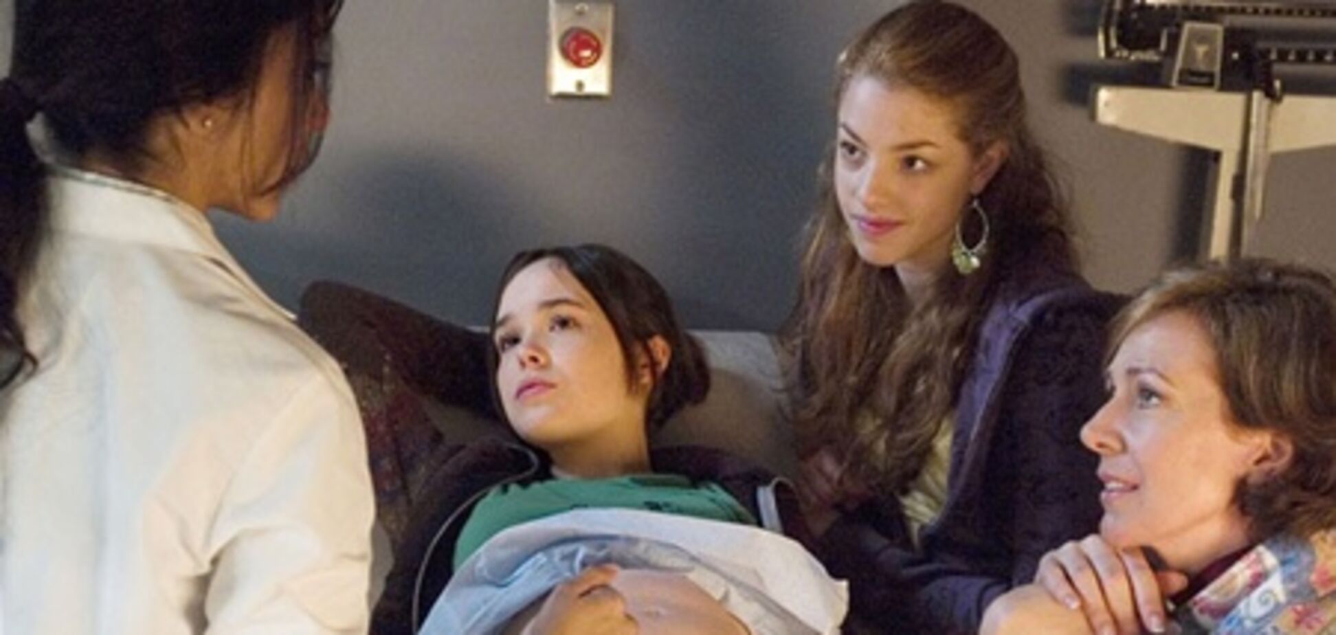 Вагітних школярок України звільнять від підсумкової атестації