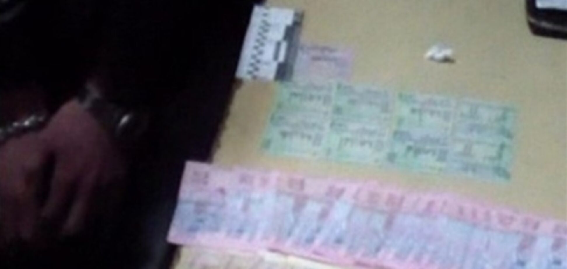 Киевляне продавали в соцсетях документы-подделки