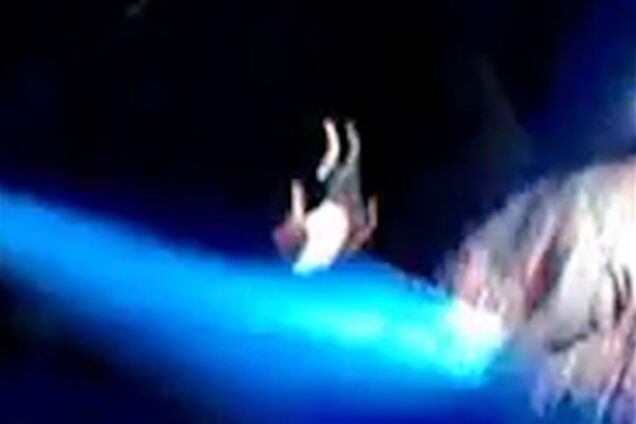 Акробат розбився на очах у глядачів у цирку Москви. Відео