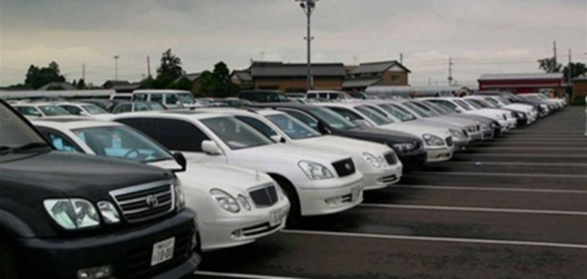 Импортные авто в Украине подорожают на 15%. Видео