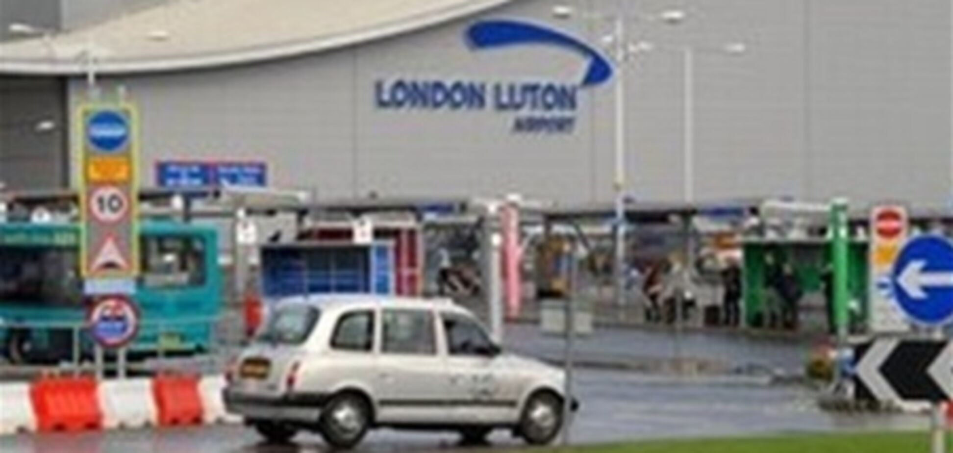 Аеропорт Лондона шокував Facebook своїм 'креативом'
