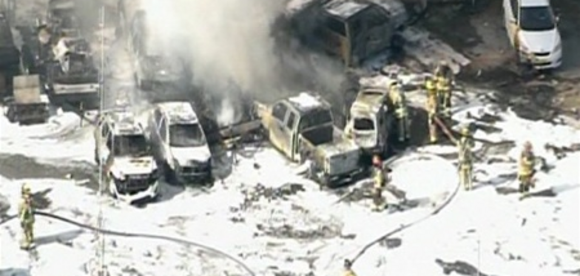 Во Флориде самолет врезался в ангар: есть жертвы. Фото. Видео