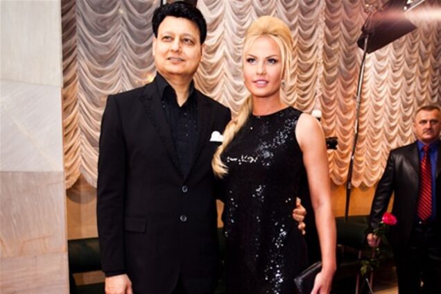 Премия 'Yuna-2012': звезды вывели в свет лучшие наряды. Фото