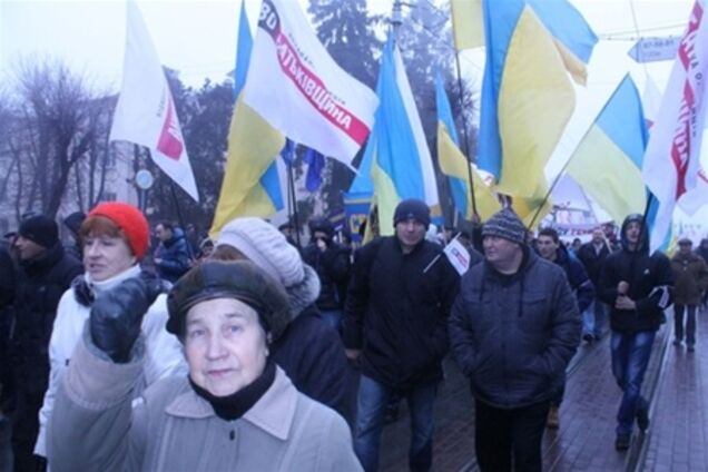 Політолог розповів, кому вигідно віче опозиції