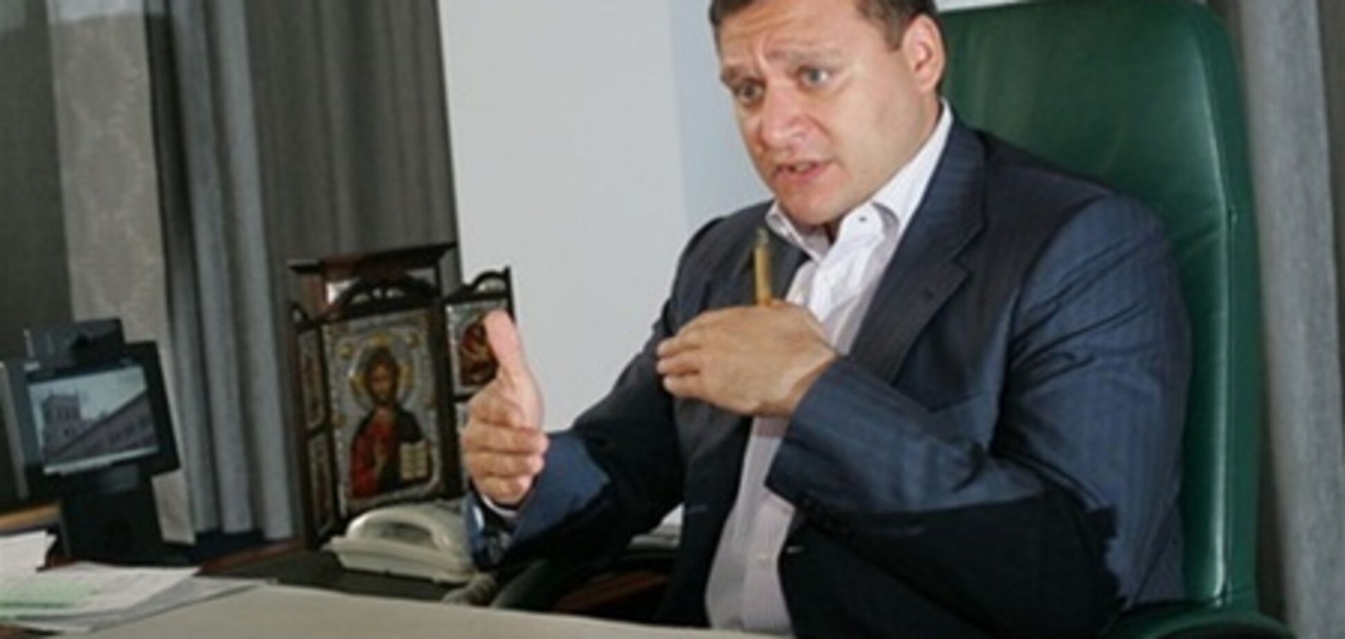 Харківський губернатор просить народ допомогти з вибором телефону