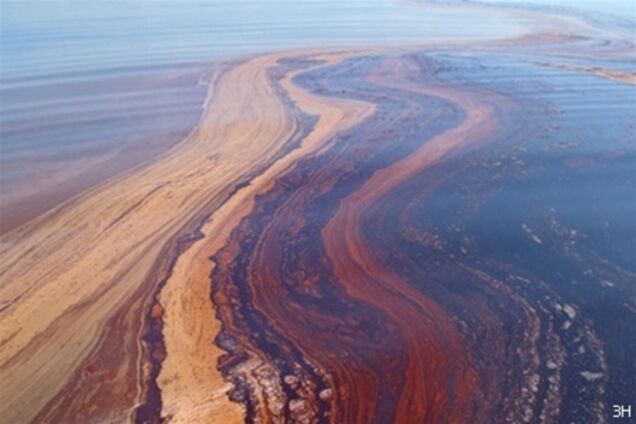 Одесса просит помощи в ликвидации огромного нефтяного пятна