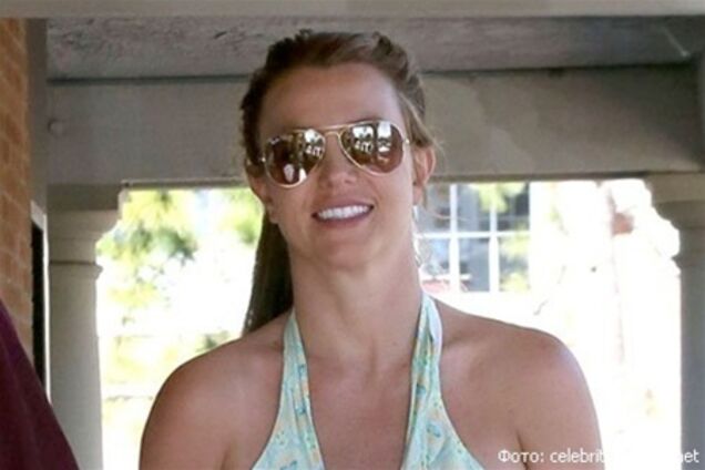 Бритни Спирс сияет в компании нового бойфренда. Фото