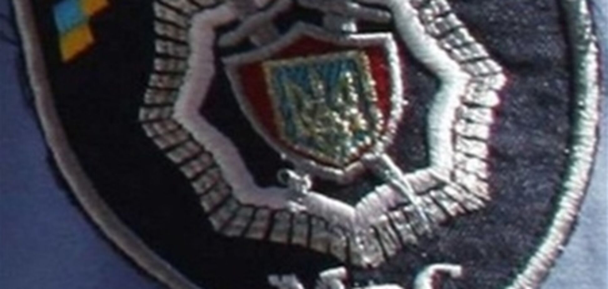 Здание МВД пикетируют активисты с мусорными корзинами