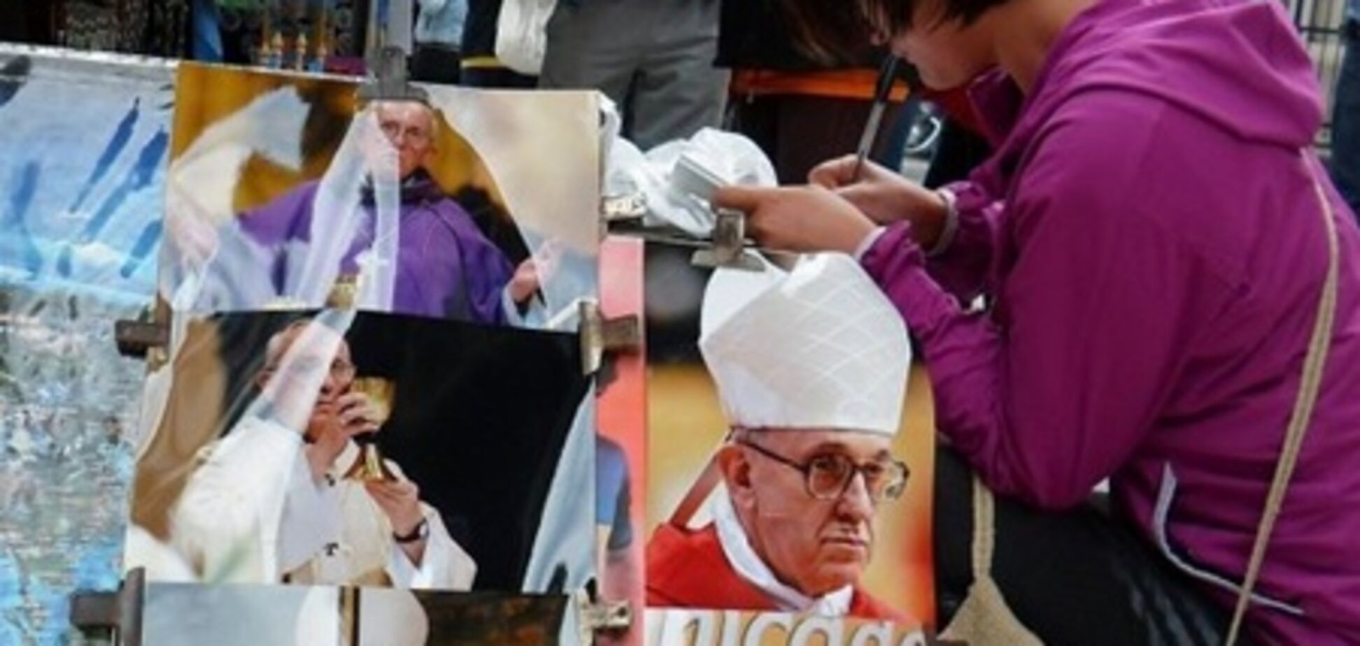 Ватикан випустить марки на честь Папи Франциска