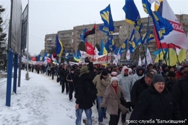 Оппозиция собрала на митинг в Ужгороде 500 человек - милиция