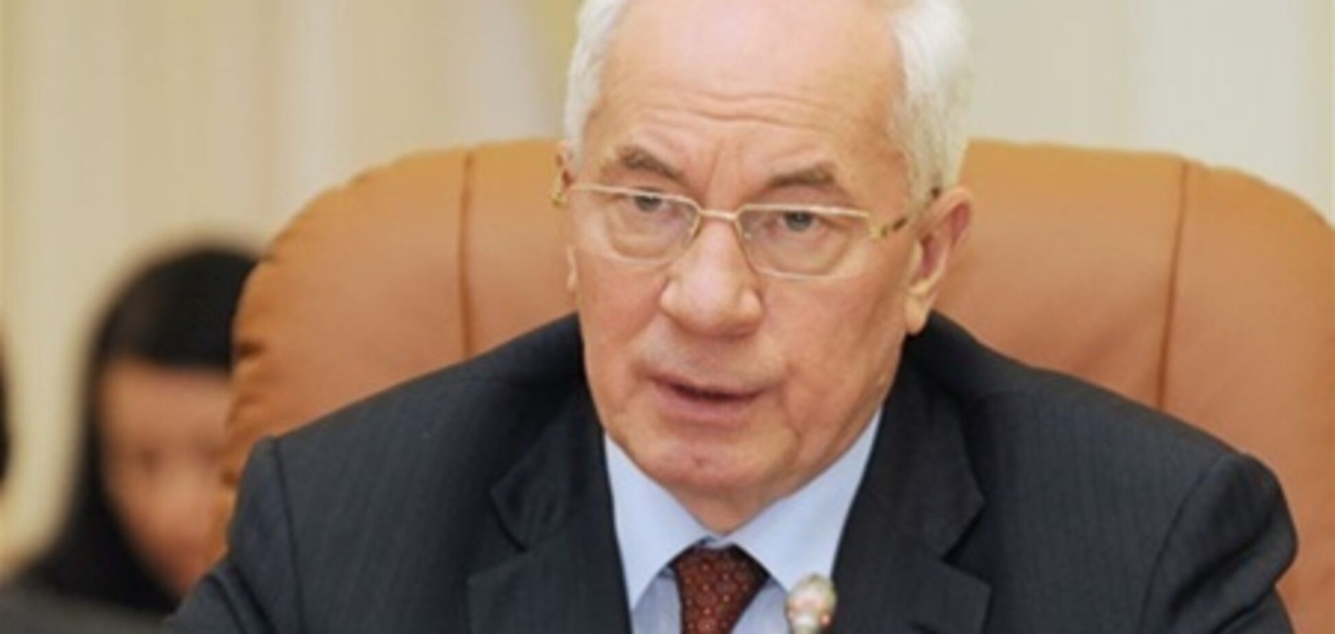 Азаров: пошлины на авто – временная мера