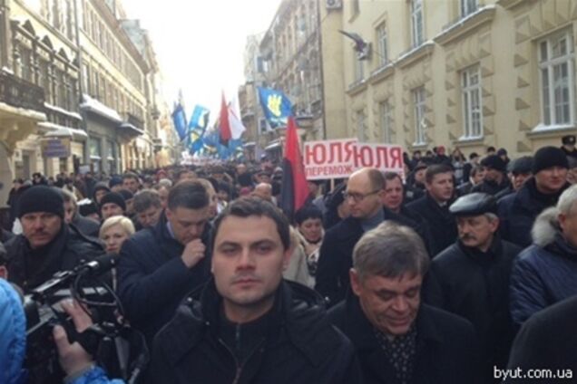 Оппозиция насчитала 10 тыс. 'повстанцев' во Львове