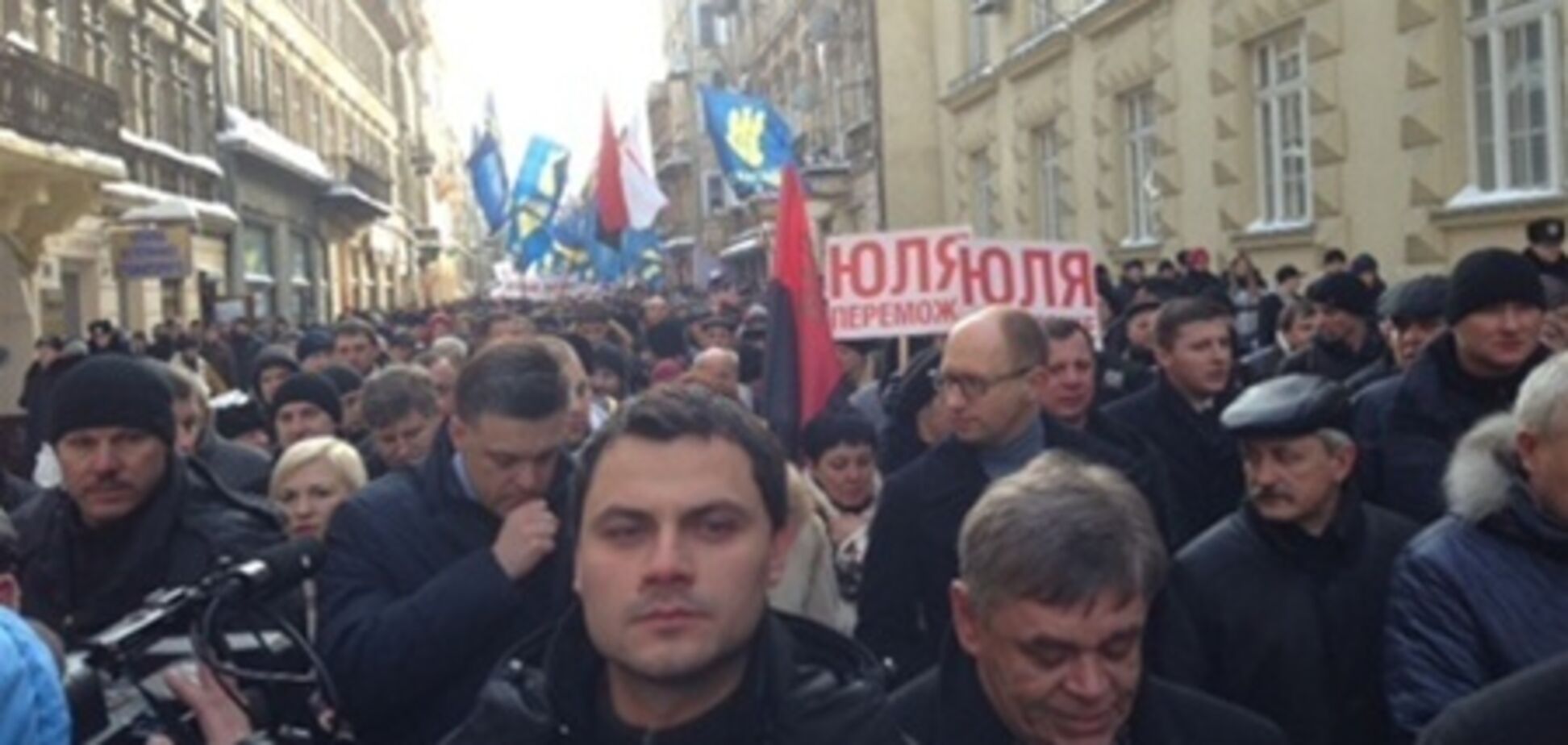 Оппозиция насчитала 10 тыс. 'повстанцев' во Львове