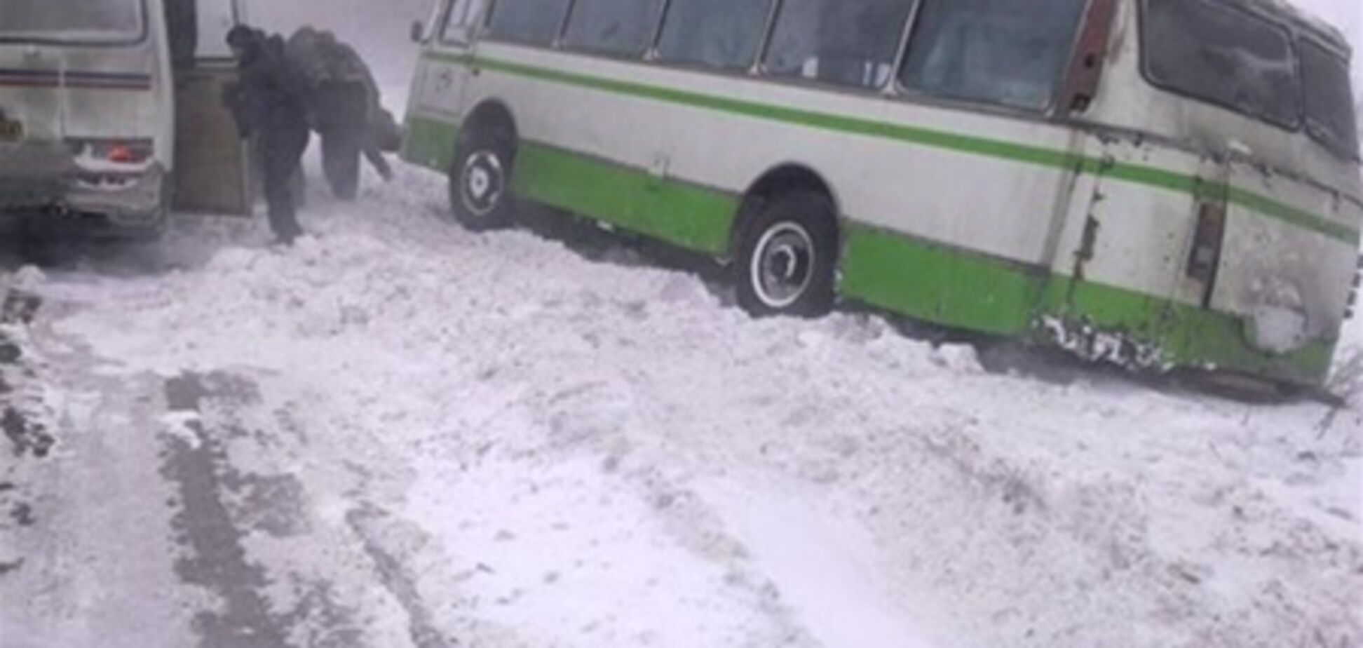 На Тернопольщине в снежную ловушку попали 53 белоруса