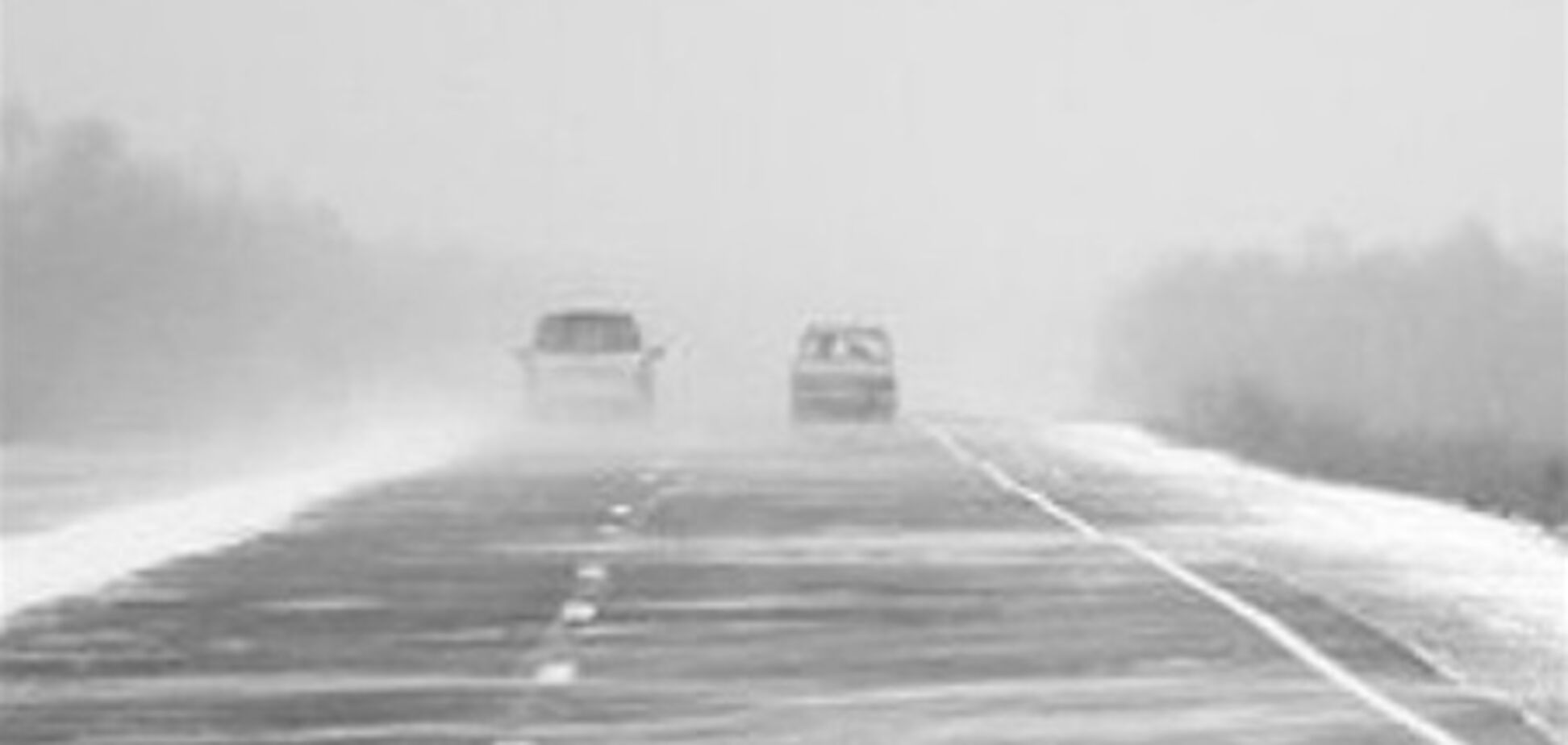 Вантажівкам заборонили в'їжджати на Західну Україну